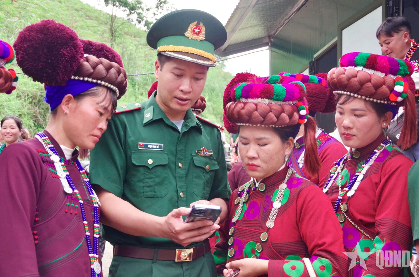 Bình dân học vụ số - động lực, sức mạnh để Việt Nam vươn mình - Bài 1: Nguy cơ “mù số” và mệnh lệnh không thể chậm trễ 